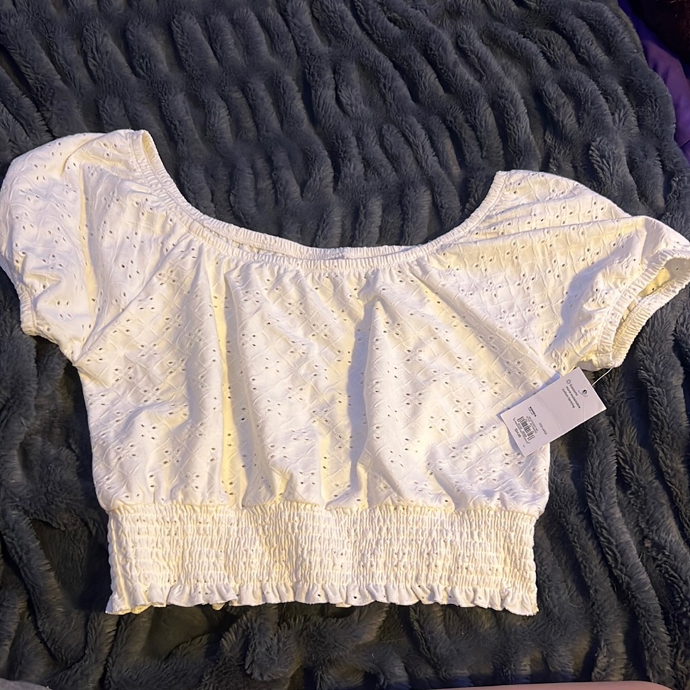 White off the shoulder cropped shirt size large never worn